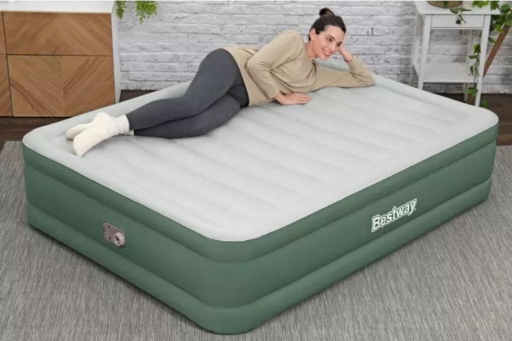 Надувная кровать 203х152х46см встр.насос 220В, до 300кг Bestway ToughLite 69646 1024_683