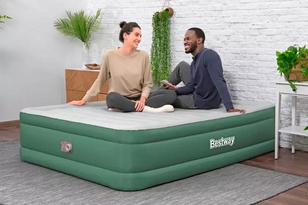 Надувная кровать 203х152х46см встр.насос 220В, до 300кг Bestway ToughLite 69646 1024_681